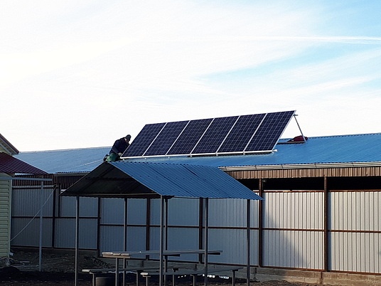 Ветрогенератор и солнечные батареи для загородного дома (Ростовская область, п.Веселый)